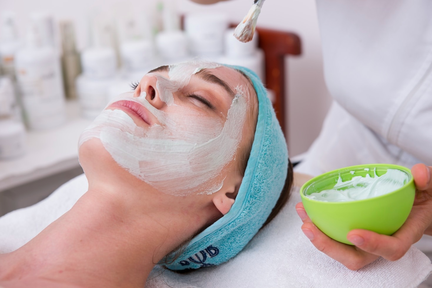 Transform Your Look with Our Beauty Services